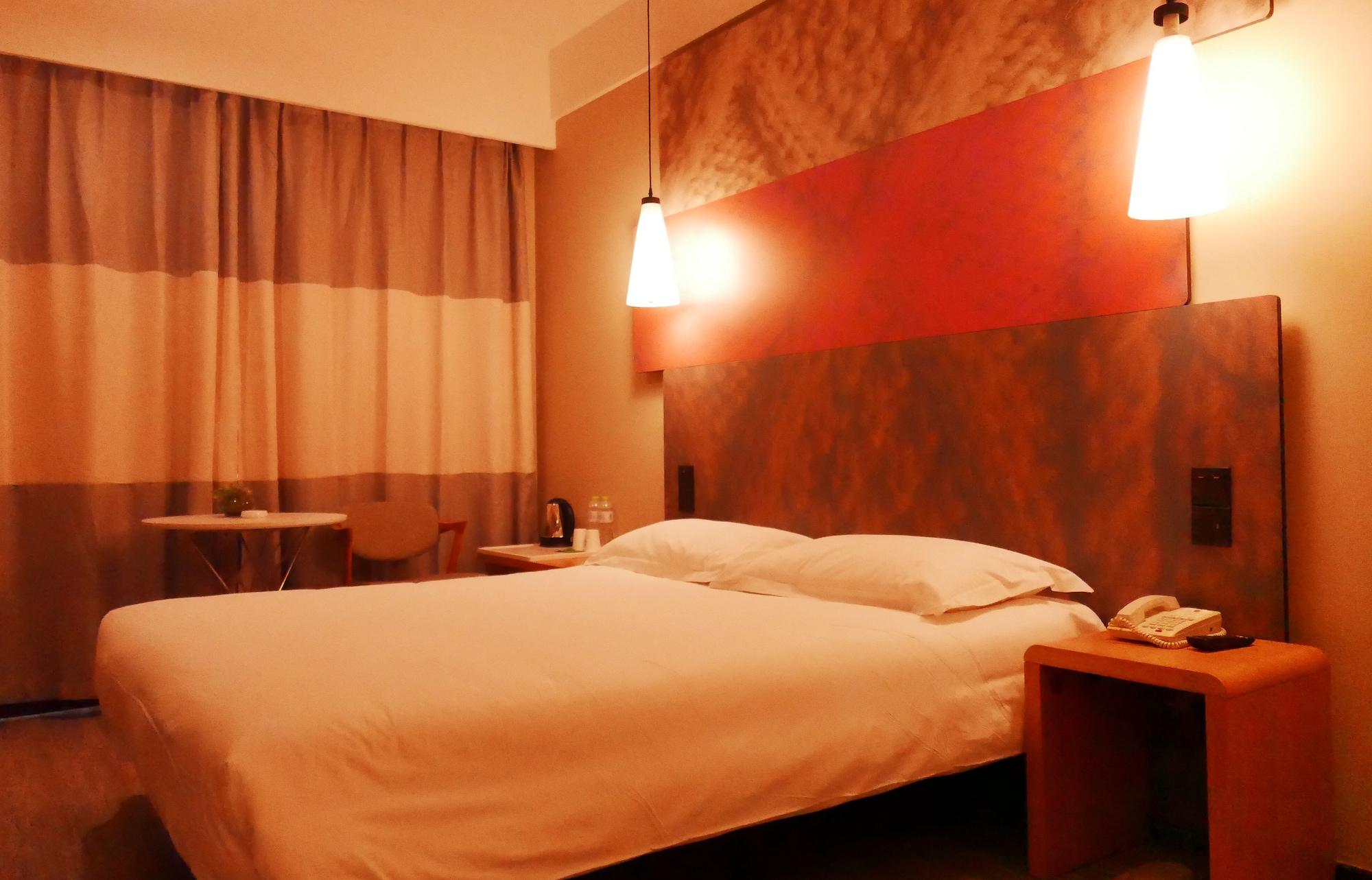 Hotel Ibis Qingdao Ningxia Road Exterior foto